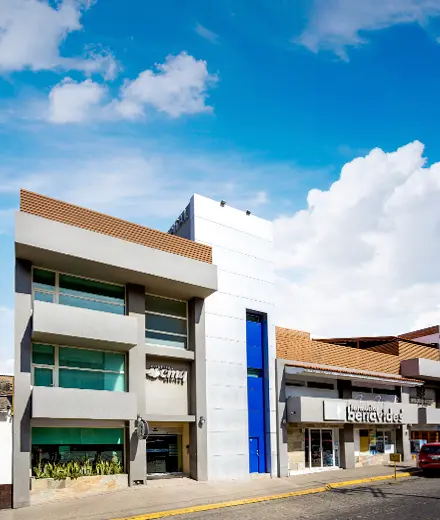 Exterior del edificio de Hospital CMQ