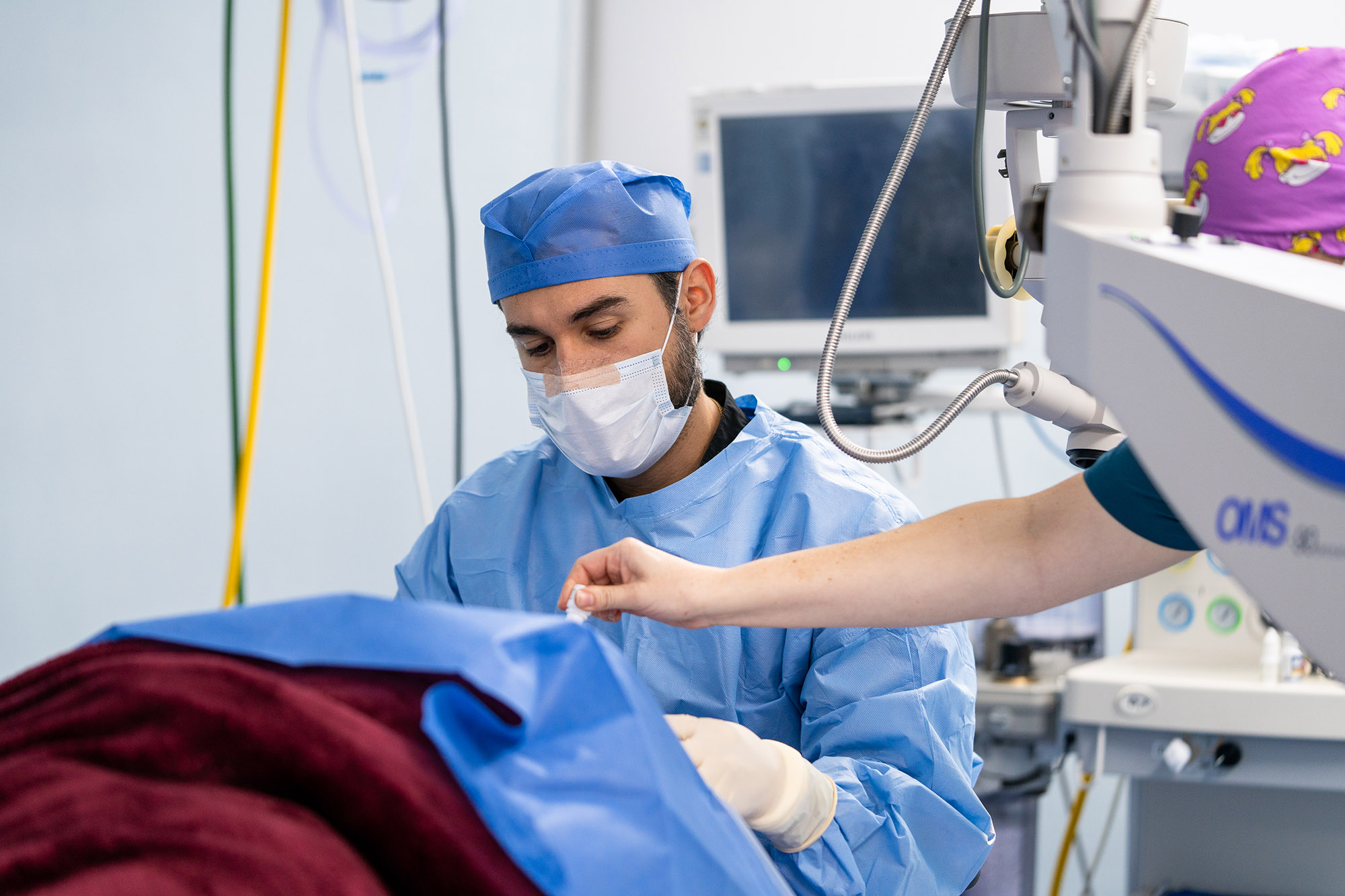 Dr. Trevor Pineda González, Oftalmología