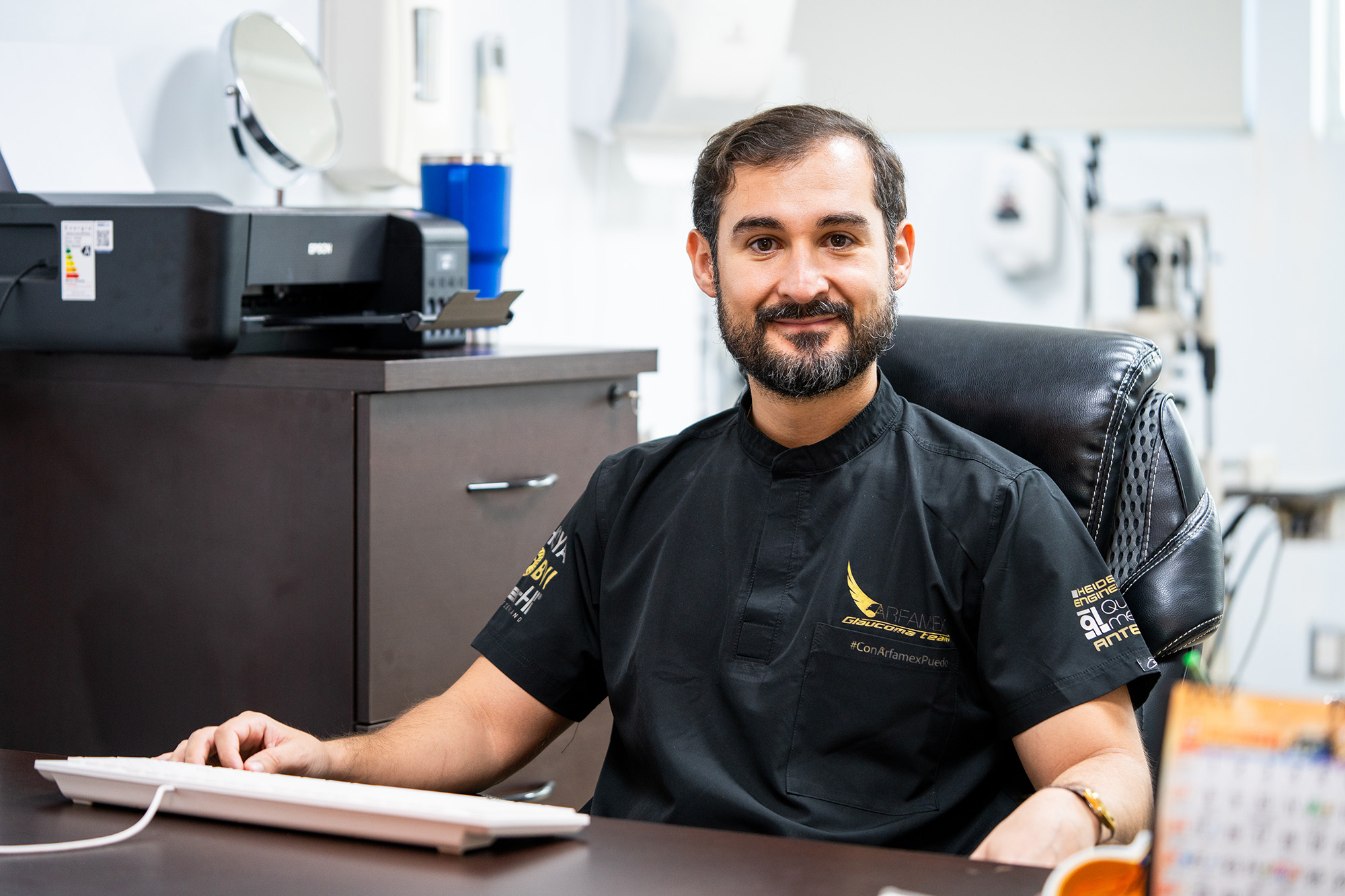 Dr. Trevor Pineda González, Oftalmología